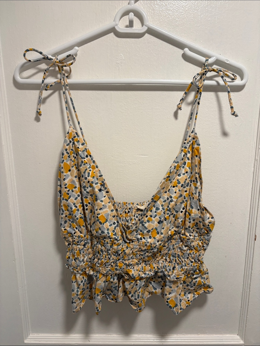 Sim & Sam Crop Top - Picture 2 of 14